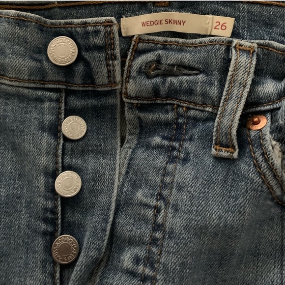 Levi’s 721 Skinny Jean - Picture 4 of 5